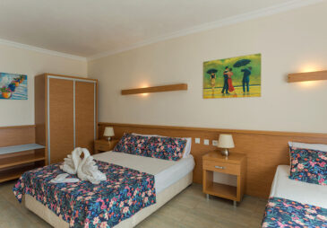 Aqua Nina Hotel