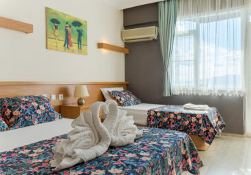 Aqua Nina Hotel